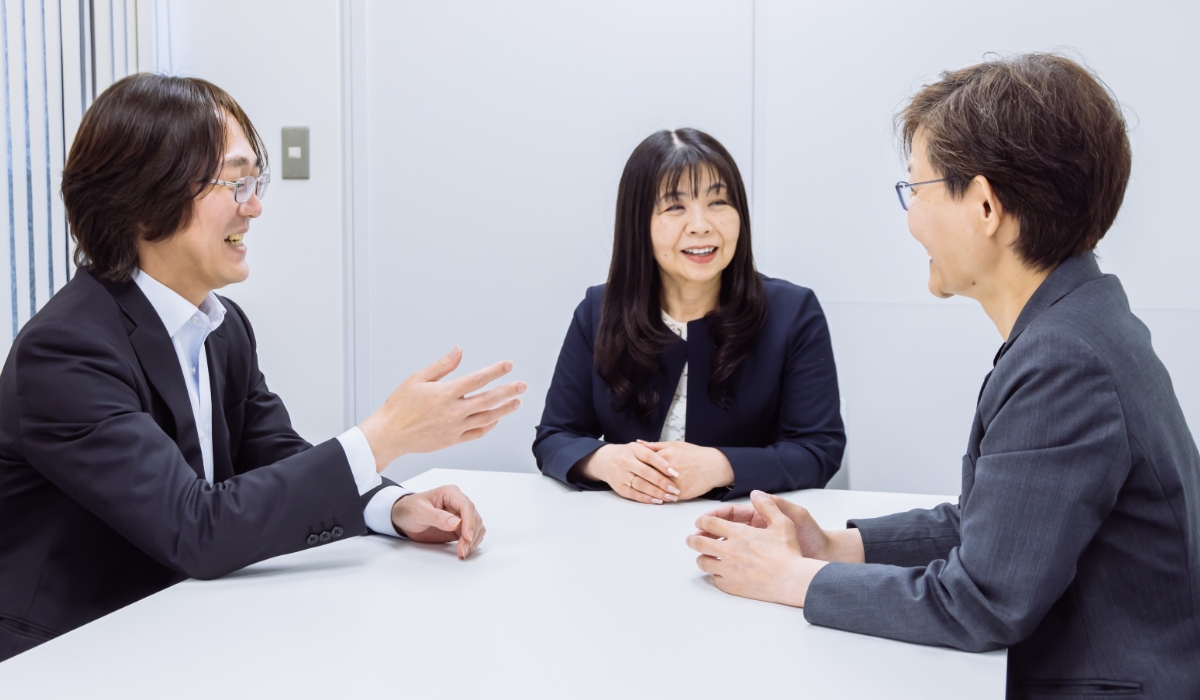 インタビュー中の様子