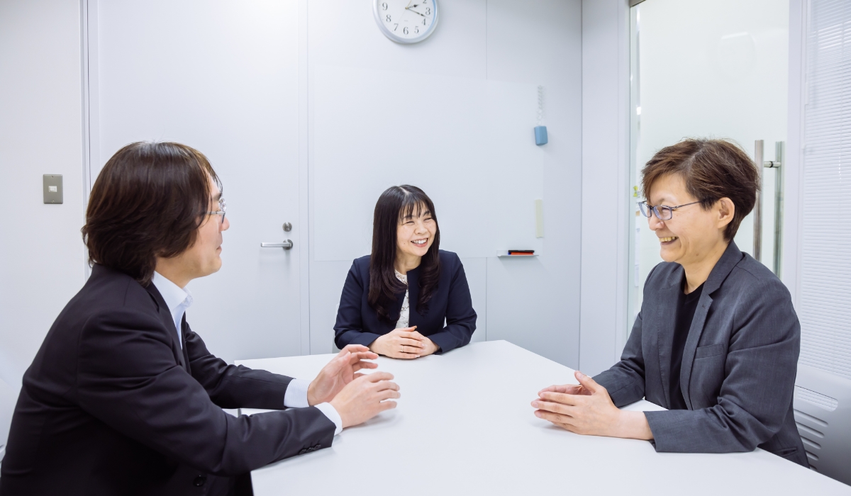 インタビュー中の様子